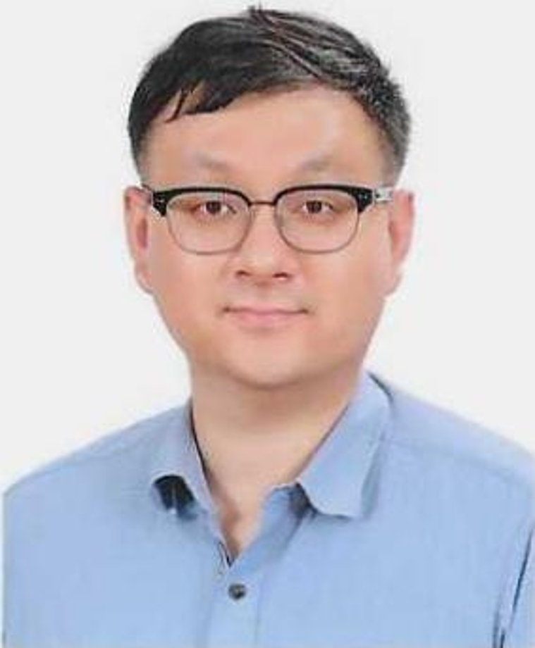 중국어 이준형.jpg