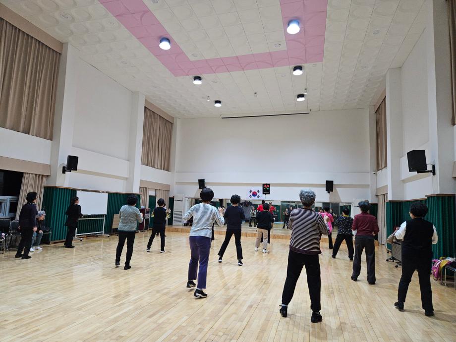 2024년 하반기 이인면 찰방복지회관 [건강댄스] 이미지