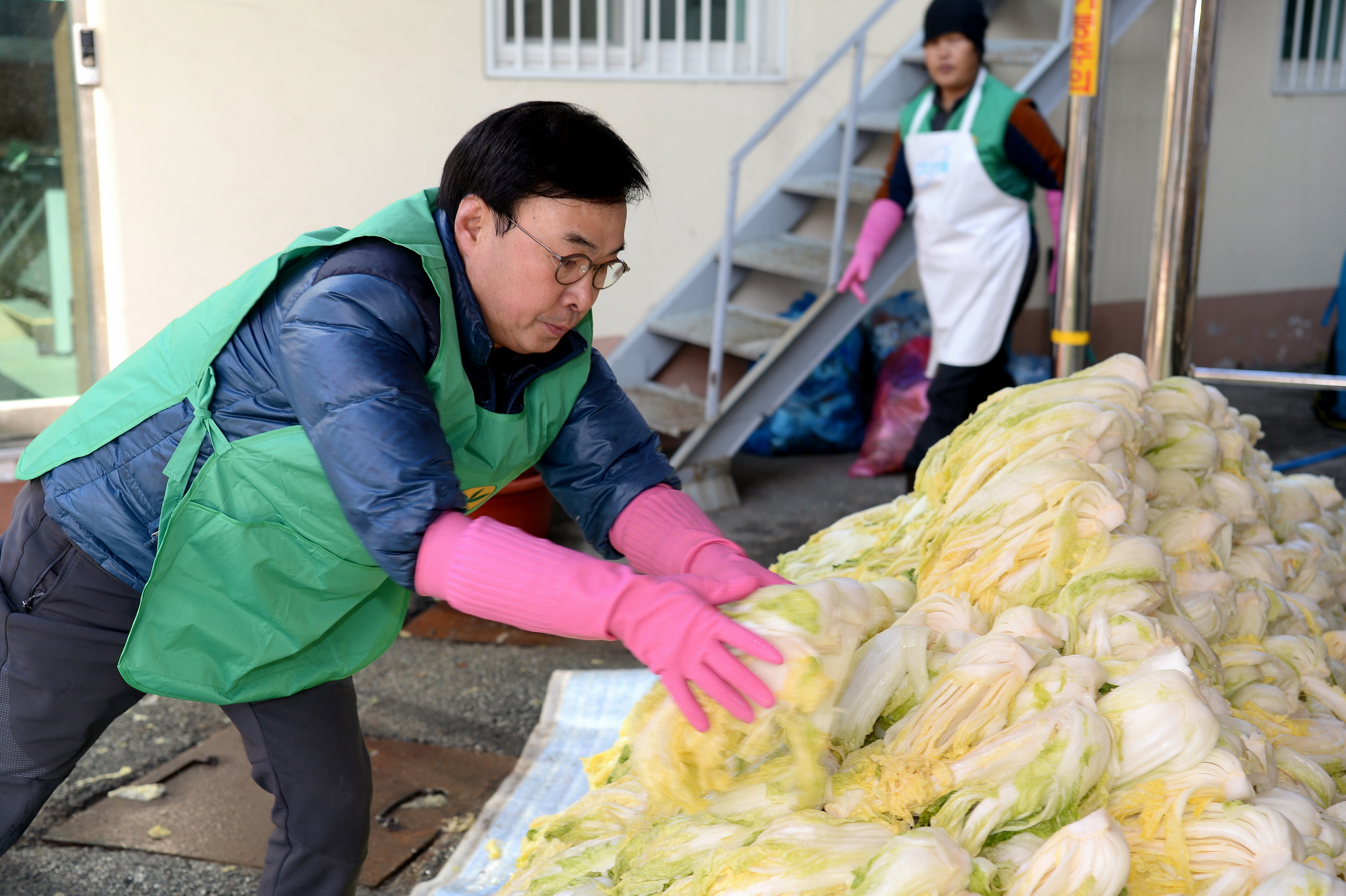 2017년12월2일 금학동 새마을회 사랑의 김장나눔 행사 이미지