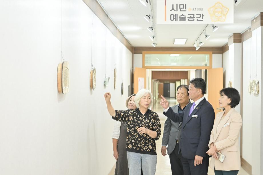 2023년 10월 4일 시민예술공간 공주흙사랑 도예가회 전시회 이미지