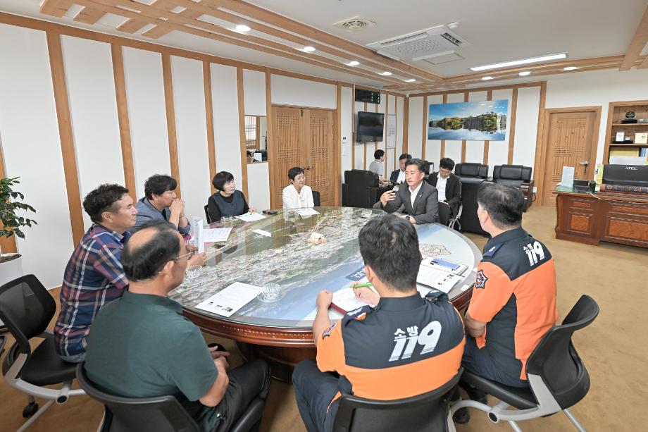 2025년 9월 15일 공주시 의용소방대 연합회 임원진들과 간담회 이미지
