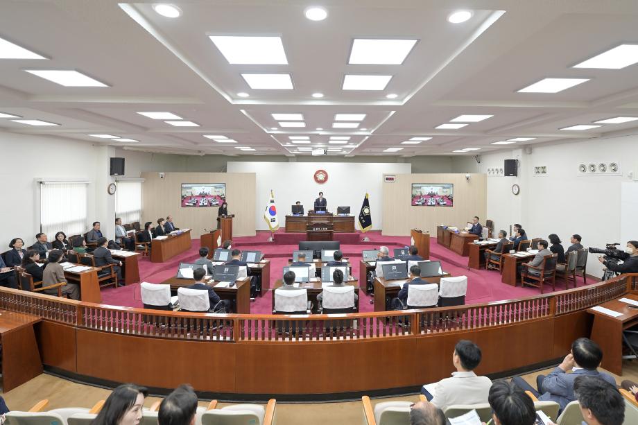 2025년 10월 21일 제261회 공주시의회 임시회 제1차 본회의 이미지